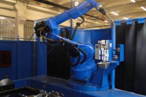 Stroj za robotsko varjenje